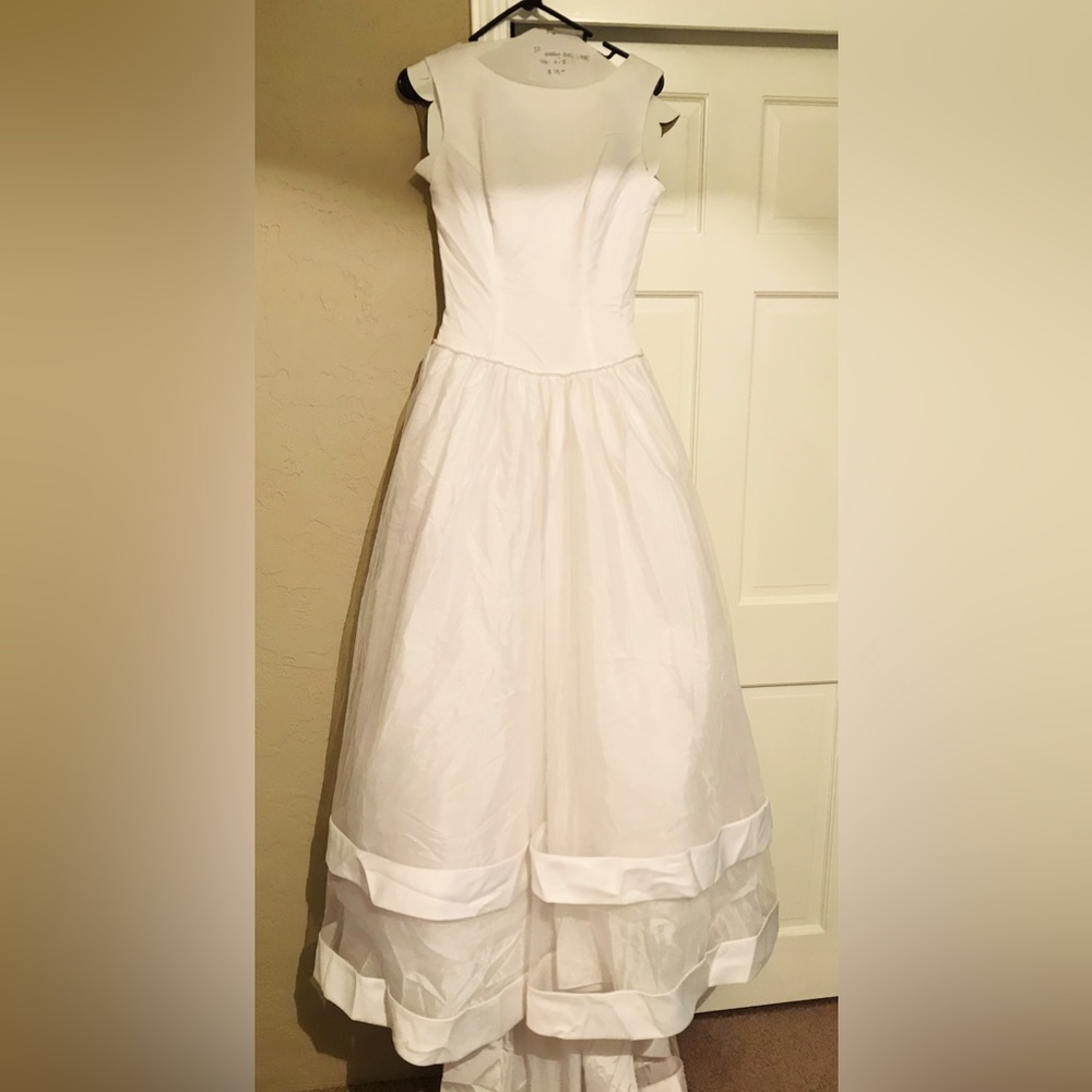 Classic A-line Wedding dress.